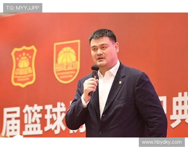 杨毅批评质疑姚明被架空和摘桃子的言论:这种说法毫无理智和依据 杨毅批评质疑姚明被架空和摘桃子的言论:这种说法毫无理智和依据